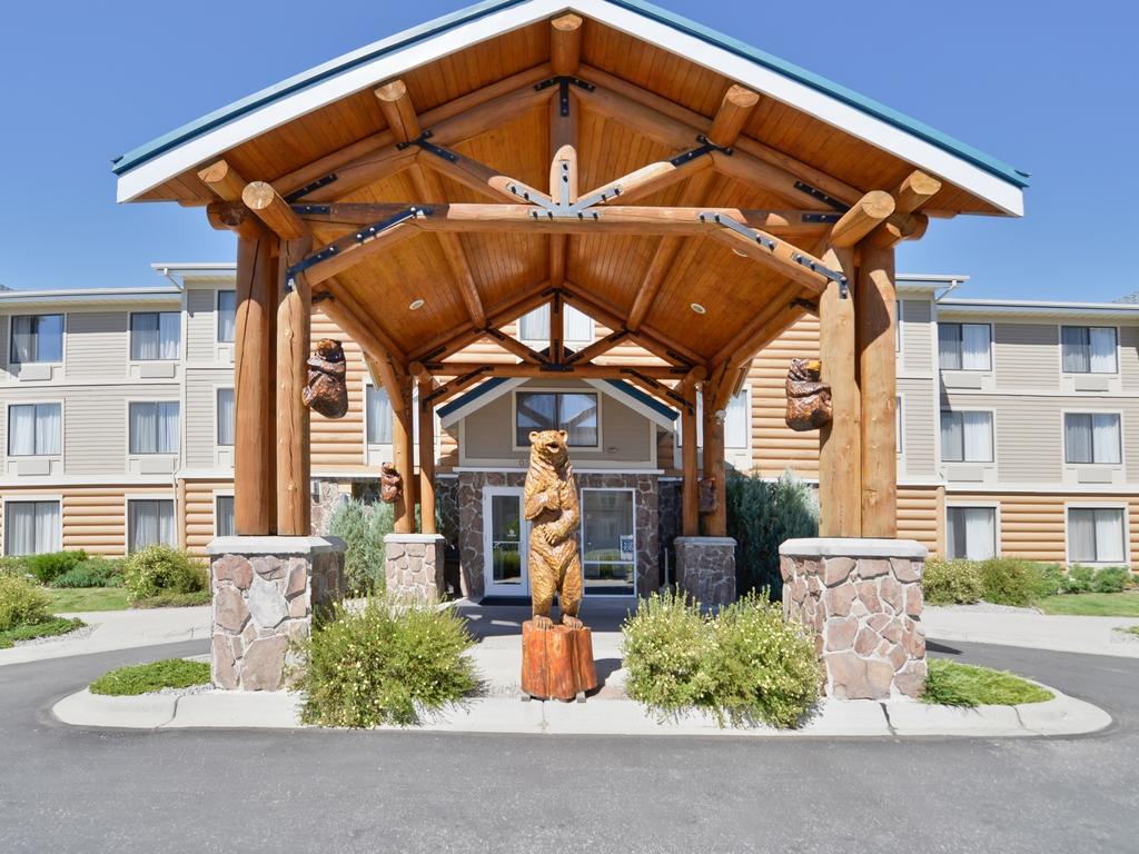 Clubhouse Inn Уест Йелоустоун Екстериор снимка