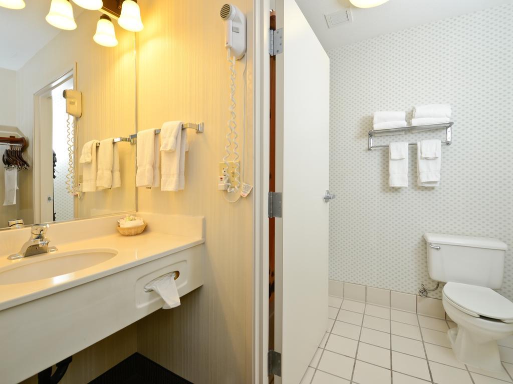 Clubhouse Inn Уест Йелоустоун Екстериор снимка