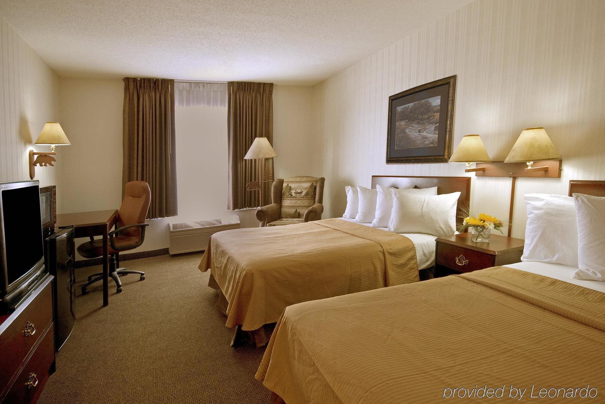 Clubhouse Inn Уест Йелоустоун Стая снимка