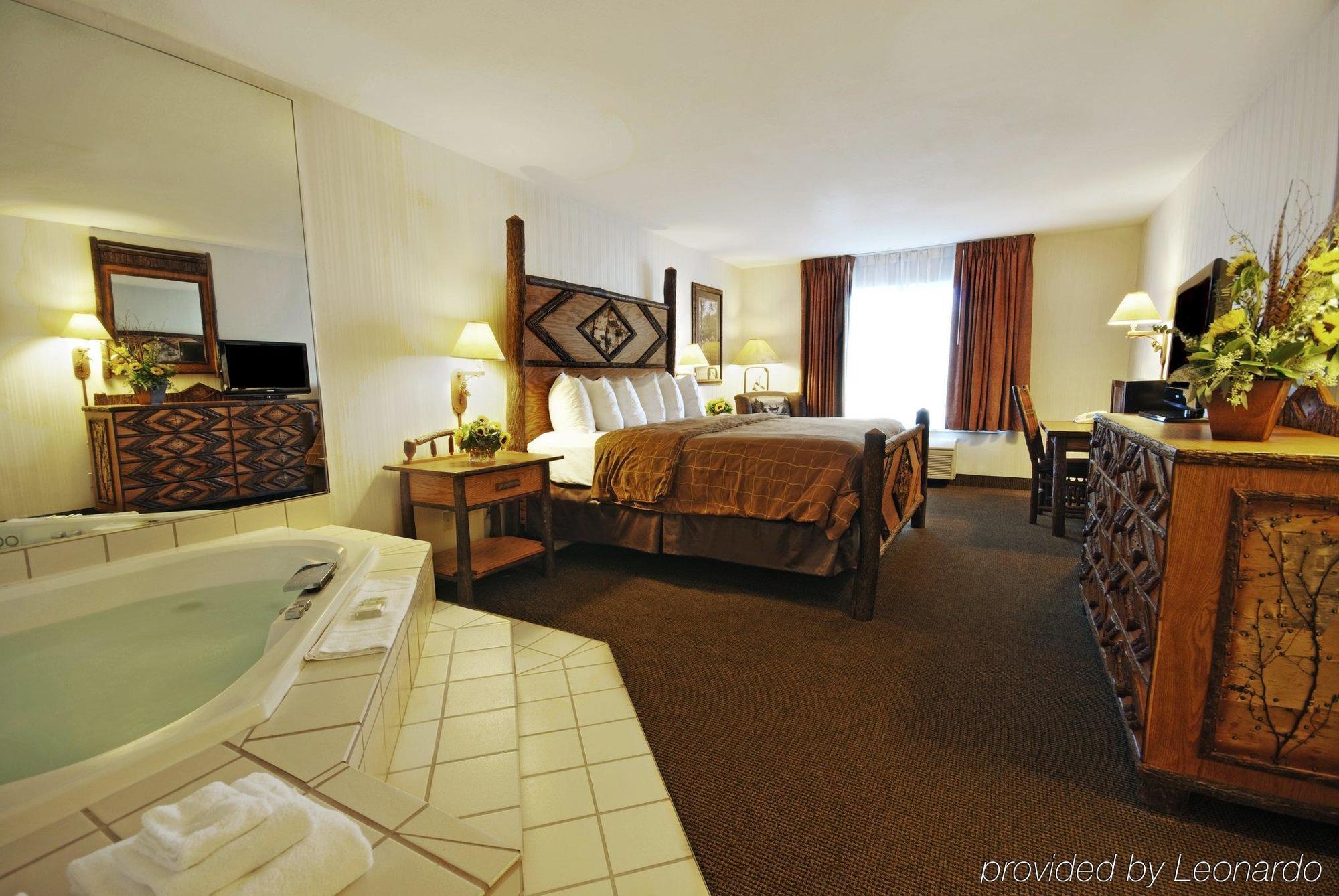 Clubhouse Inn Уест Йелоустоун Стая снимка