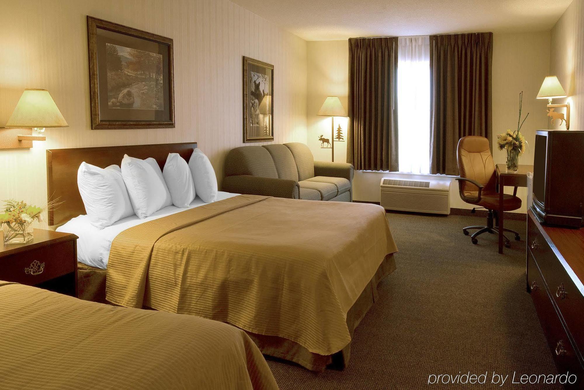 Clubhouse Inn Уест Йелоустоун Стая снимка