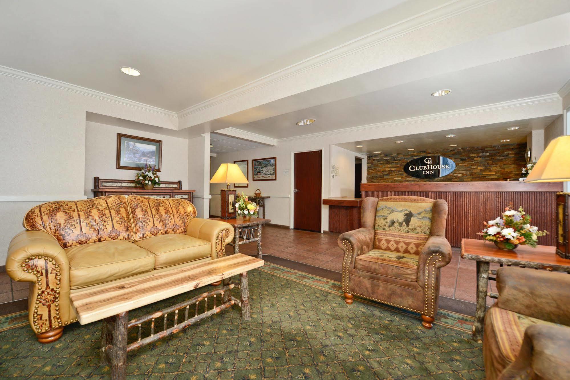Clubhouse Inn Уест Йелоустоун Екстериор снимка