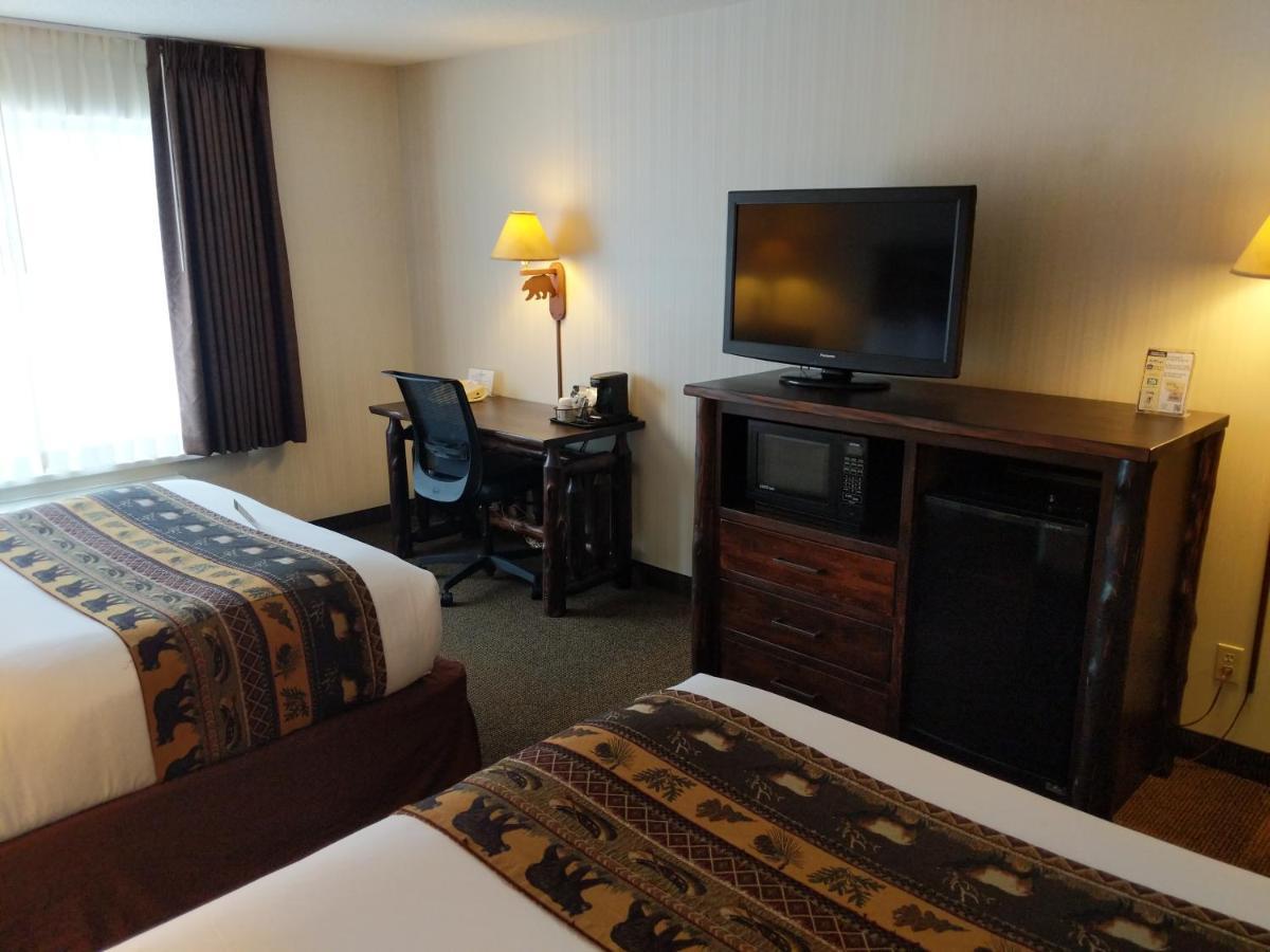 Clubhouse Inn Уест Йелоустоун Екстериор снимка