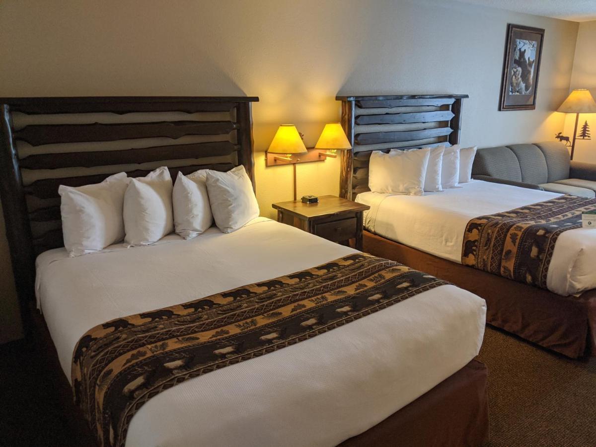 Clubhouse Inn Уест Йелоустоун Екстериор снимка
